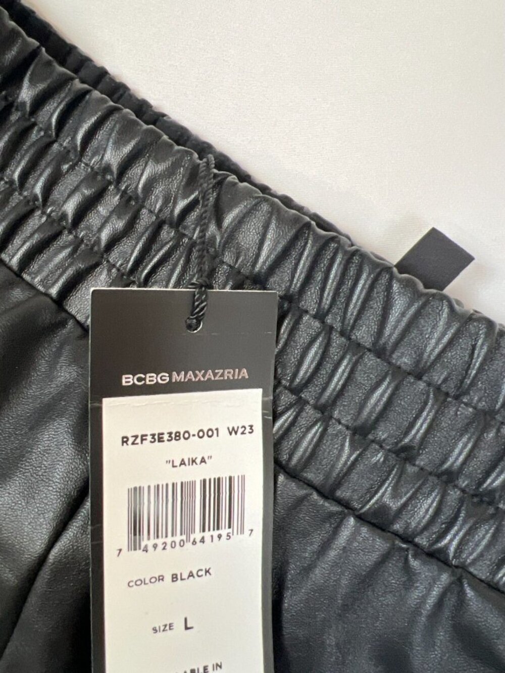 BCBGMAXAZRIA Women Size L Black Laika Faux Leather Mini Skirt Elastic Waist - Picture 6 of 8